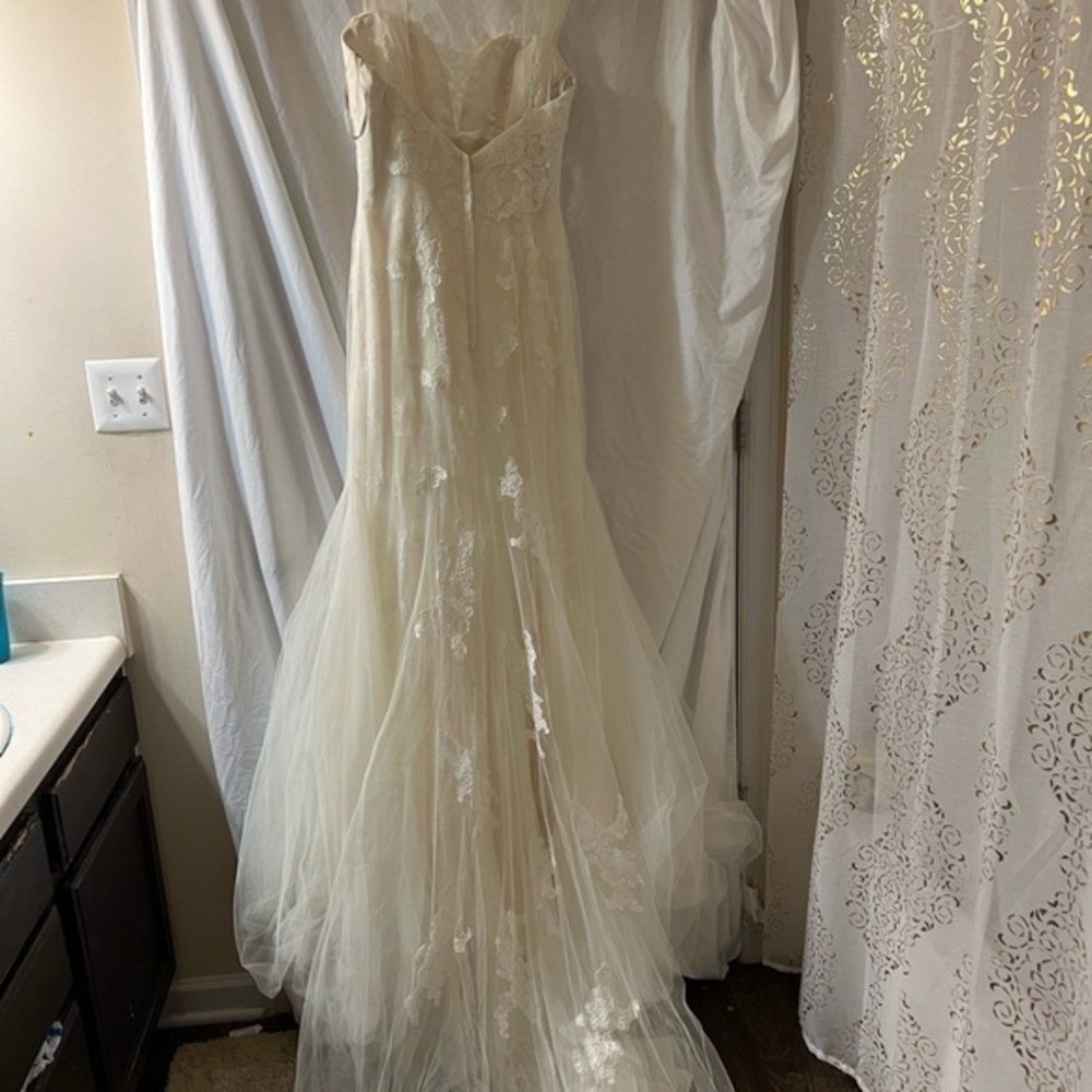 COPY - VERA WANG CAP SLEEVE PETITE WEDDING DRESS